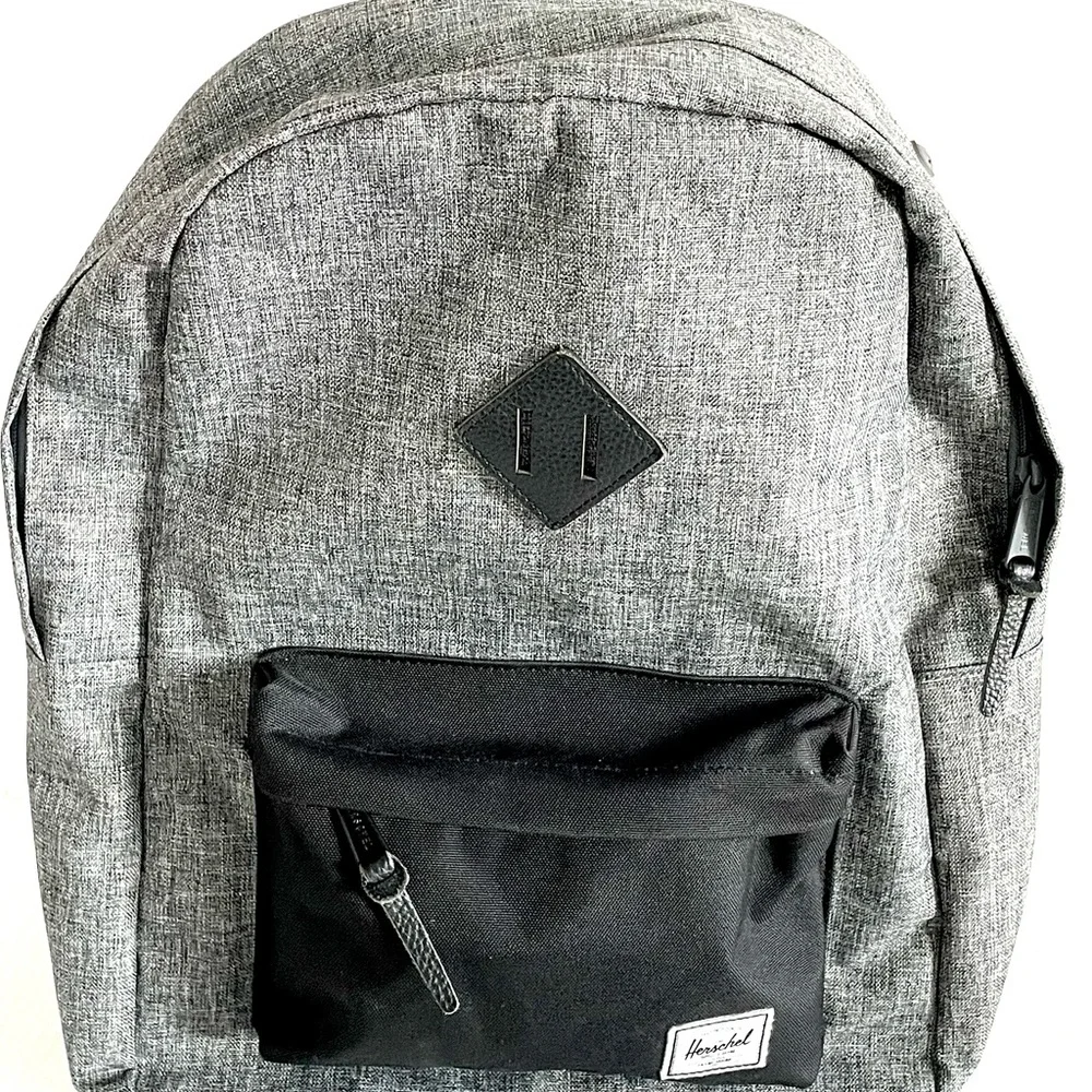 Herschel Supply Company clean non